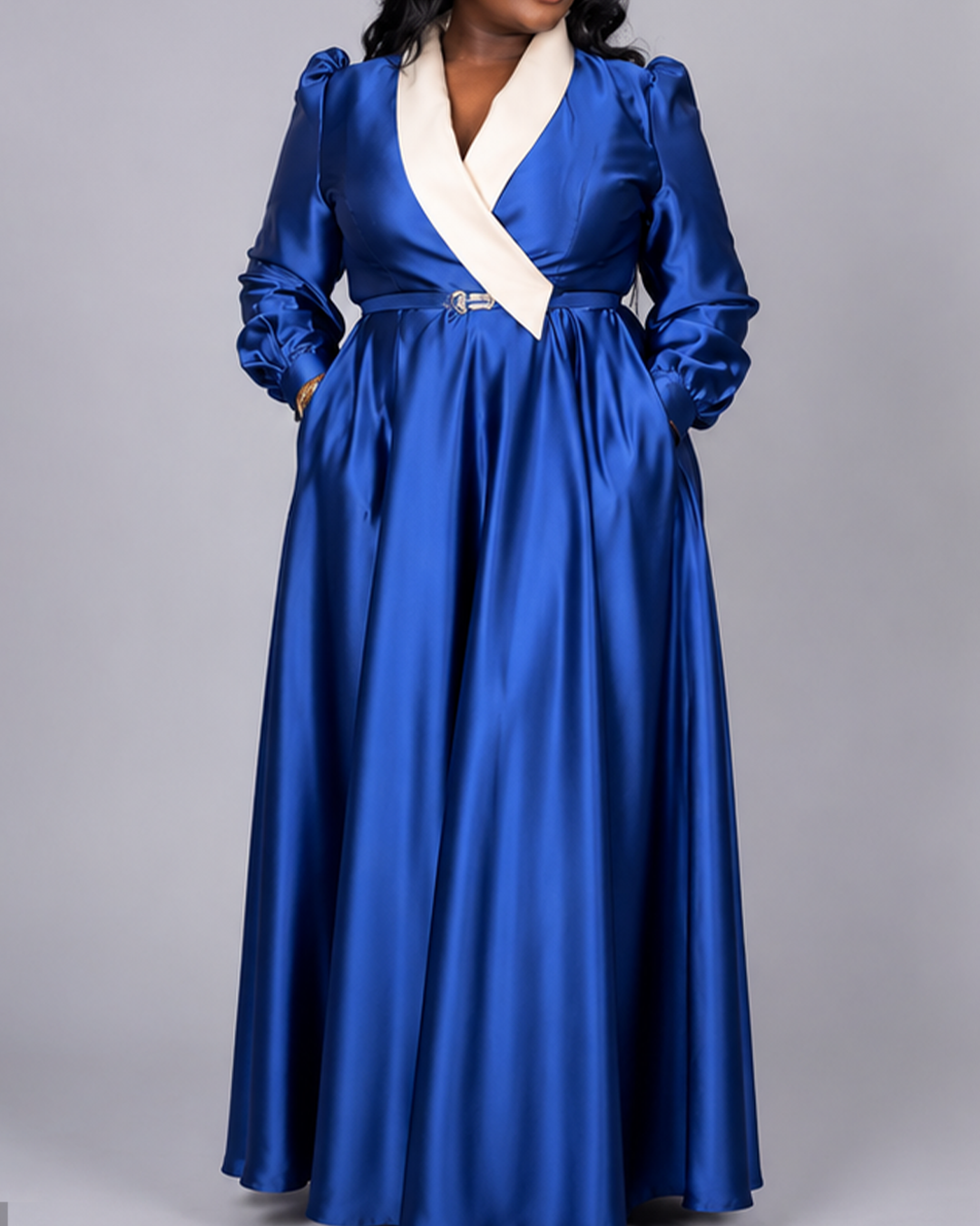 Robe Bleu Bande Blanche Satinée